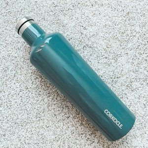 CORKCICLE Classic Canteen in Gloss Grey (25 oz)